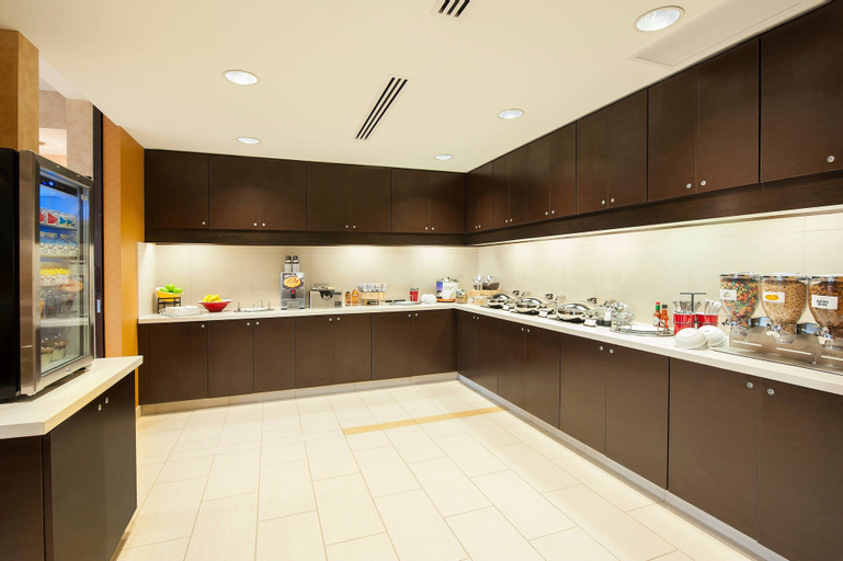 Food & Drinks 5, Residence Inn Bloomington, McLean