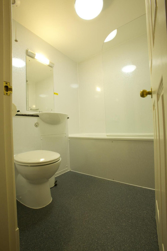 Bathroom 4, The Ayre Hotel, Orkney Islands