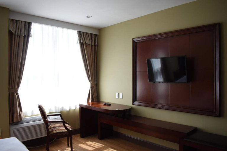 Bedroom 4, Queens Hotel, New York