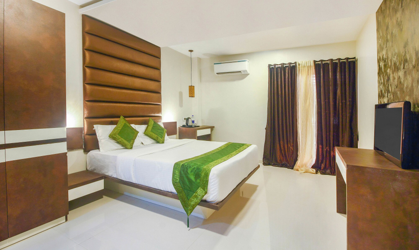 Bedroom 1, Treebo Blue Moon Powai, Mumbai Suburban