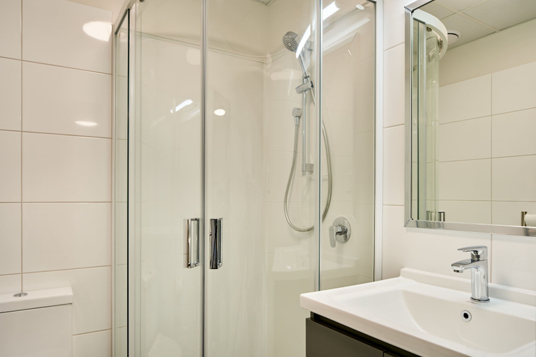 Bathroom 5, Sojourn Apartment Hotel - Ghuznee, Wellington