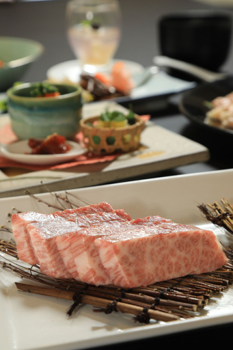 Food & Drinks 5, Yakiniku to Kaisen no Yado Raku, Hakone