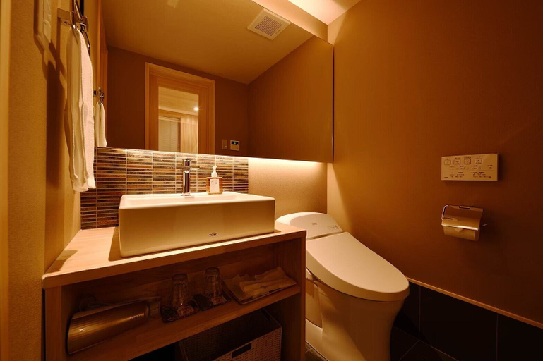 Bathroom 3, FOUR SEASONS INN KYOTO, Kyoto