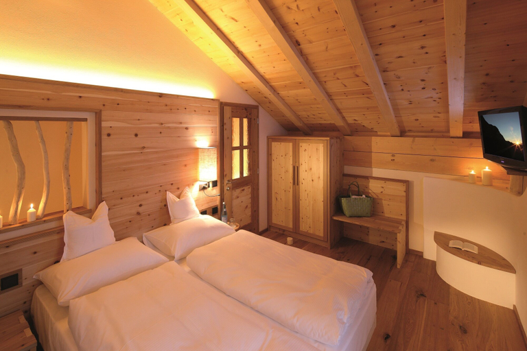 Bedroom 3, Tirler - Dolomites Living Hotel, Bolzano