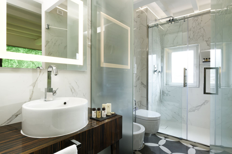Bathroom 5, Le Boutique Hotel, Rome