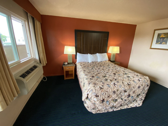 Bedroom 3, Pacific Inn, San Luis Obispo