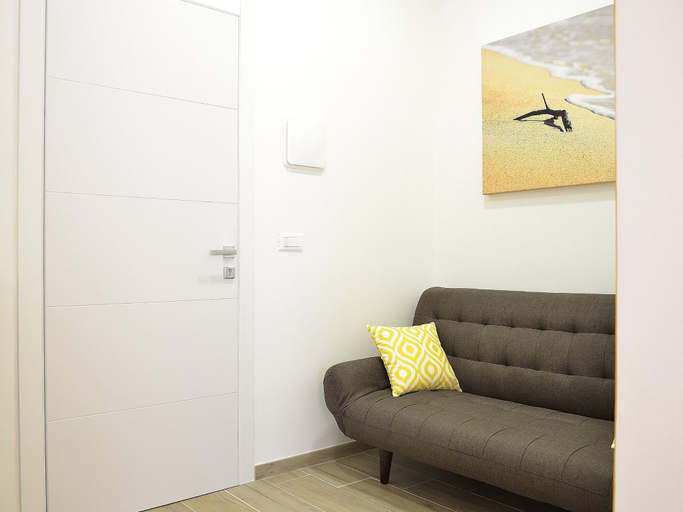 Others 5, Duca 70 Suite Home, Taranto