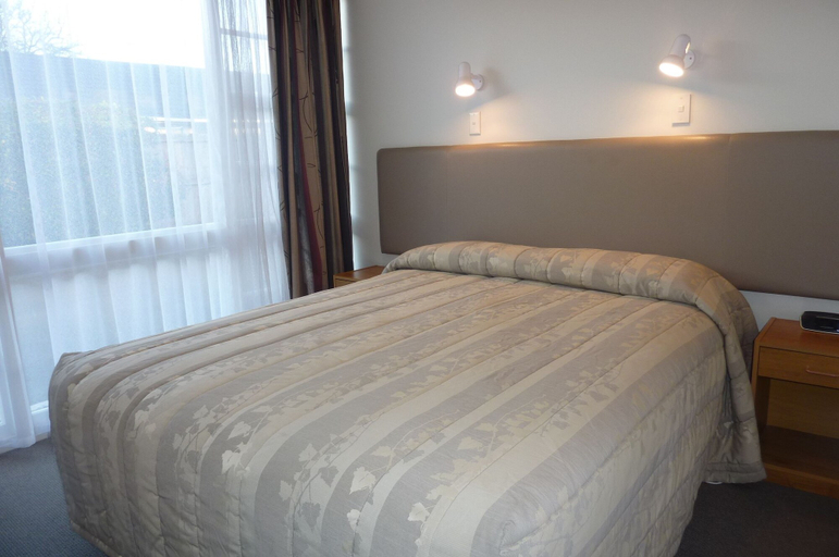 Bedroom 4, Colonial Inn Motel, Christchurch