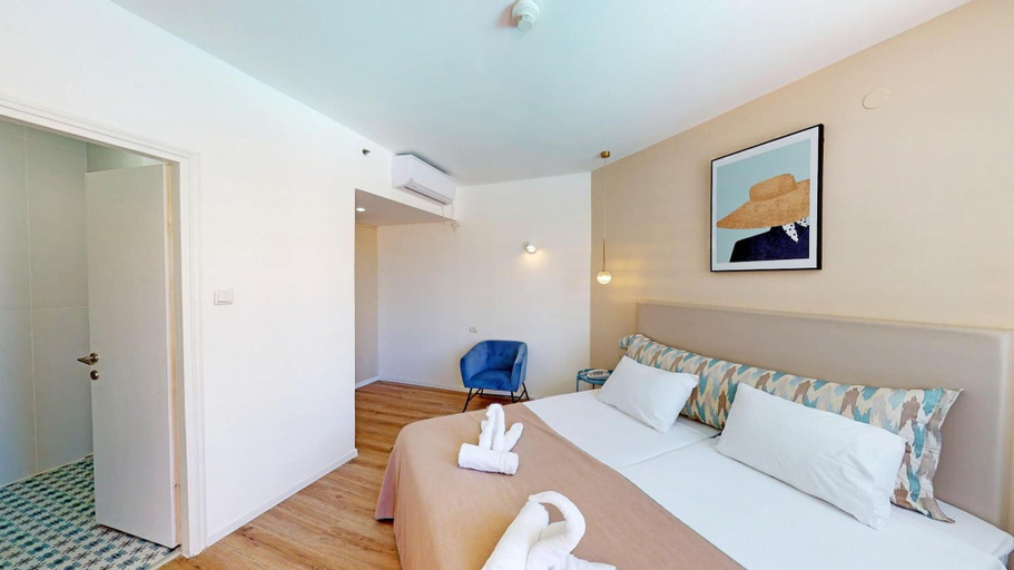 Bedroom 3, Acco Beach Hotel