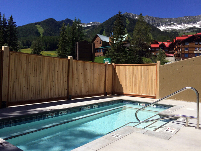Sport & Beauty 4, The Griz Inn, East Kootenay