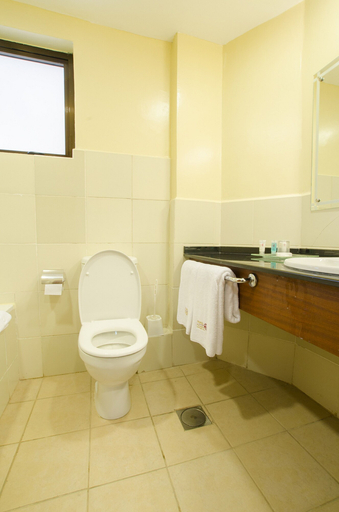 Bathroom 5, Waridi Paradise Hotel & Suites, Dagoretti North