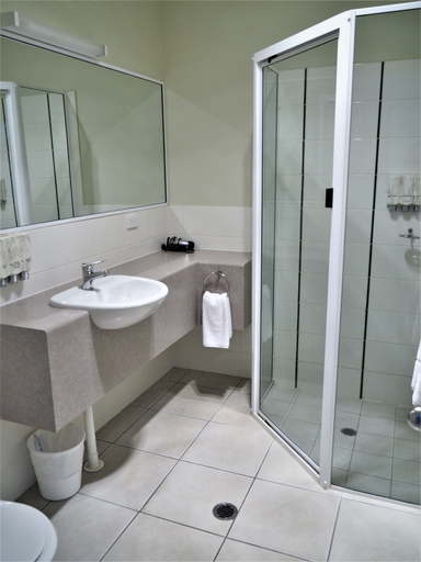 Bathroom 4, Pittsworth Motor Inn, Pittsworth
