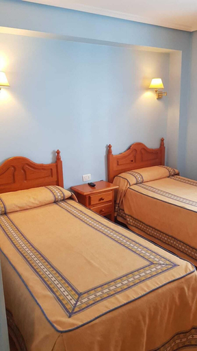 Bedroom 4, Pensión Bilbao, Vizcaya