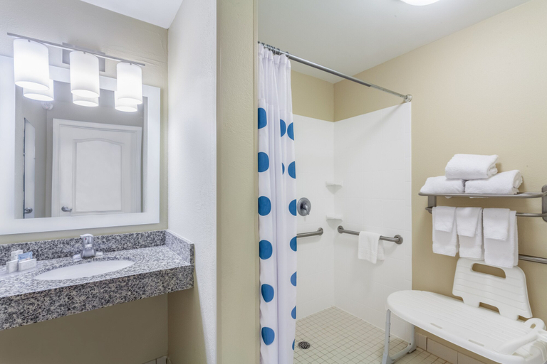 Bathroom 4, TownePlace Suites Fort Worth University Area/Medical Center, Fort Worth