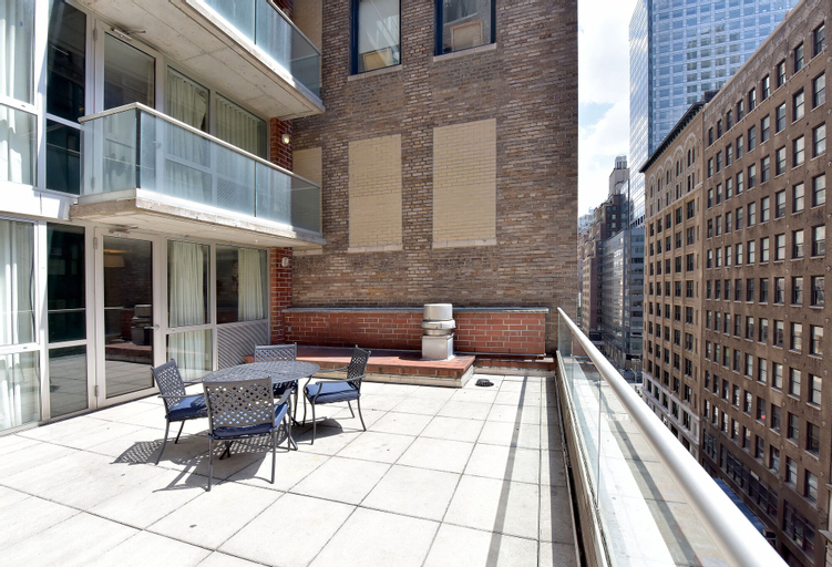 Exterior & Views 18