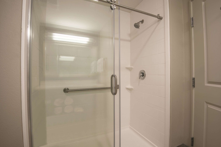Bathroom 5, La Quinta Inn & Suites by Wyndham Kingman, Mohave