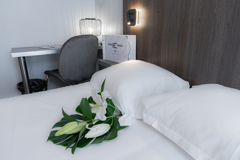 Bedroom 4, Hotel Central, Vienne