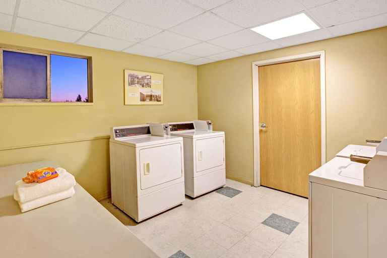 Bedroom 3, Ramada by Wyndham Anchorage, Anchorage