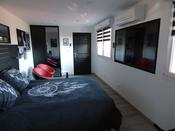 Bedroom 3, La Colline aux Yeux Doubs, Doubs