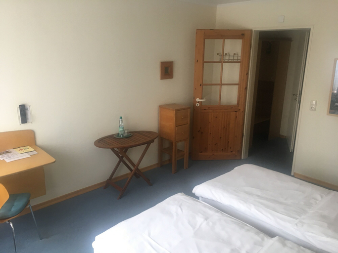 Bedroom 2, Hotel und Restaurant Windmüller, Stade