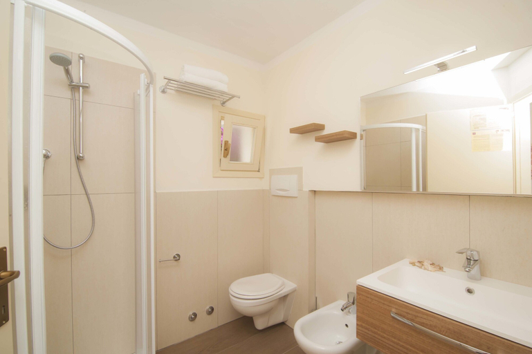 Bathroom 4, Villaggio Innamorata - Villa Moresca, Livorno
