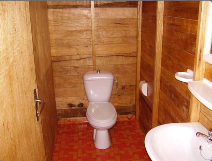 Bathroom 3, Cap Marniane, Fatick