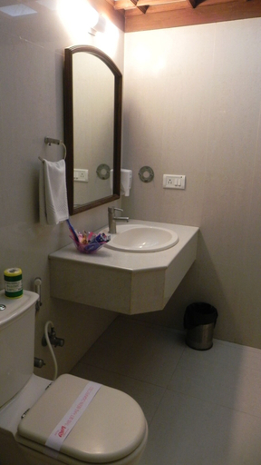 Bathroom 5, Hotel Aram, Jamnagar
