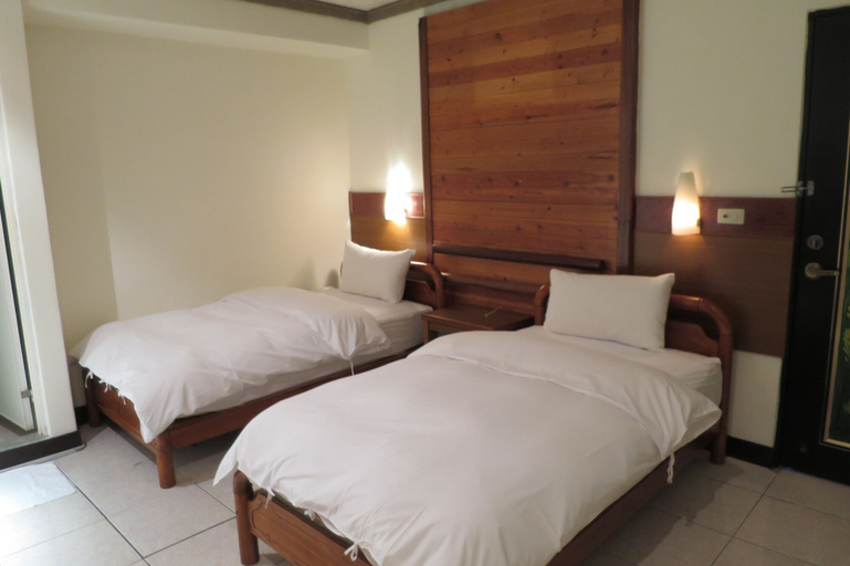 Bedroom 2, Ising Hotel, Taitung