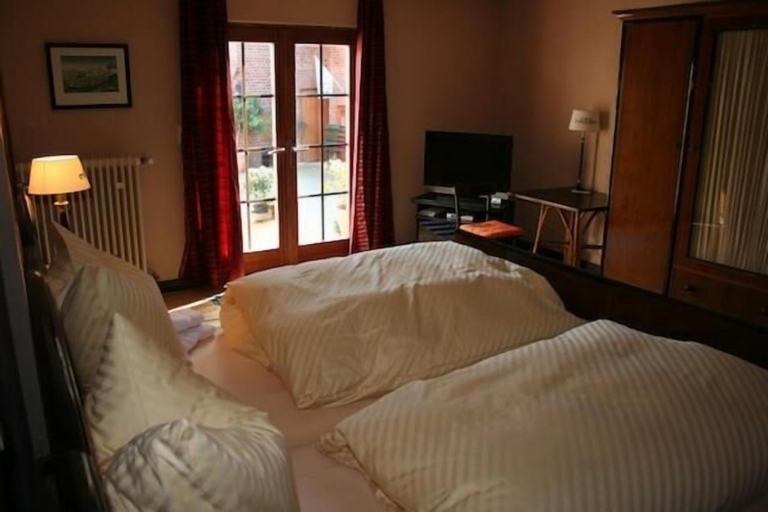 Bedroom 3, Mcmüllers Brauereigasthof, Düren