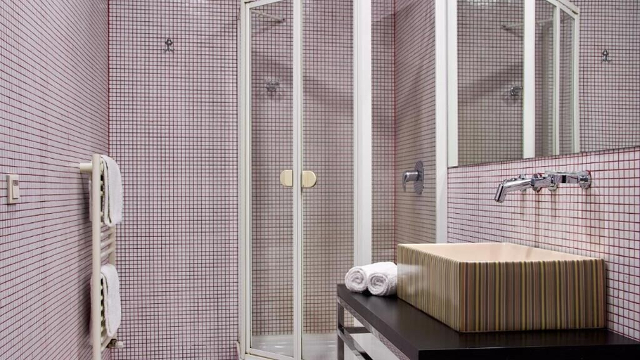 Bathroom 5, Hotel Concordia, Targu Mures