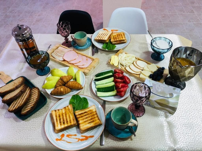 Food & Drinks 5, The Friends Hotel, Yerevan