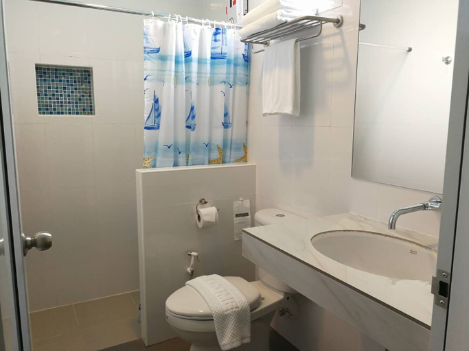 Bathroom 4, Blue Shore Cottage, Sikao