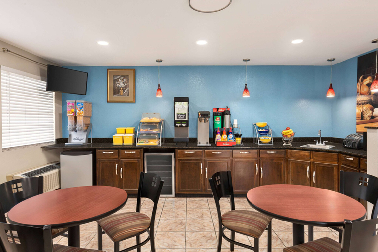Food & Drinks 5, Days Inn by Wyndham Demopolis, Marengo