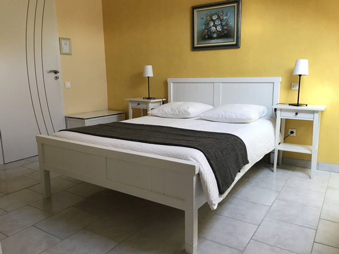 Bedroom 2, Chambre D'hôtes LA Colombe, Moselle