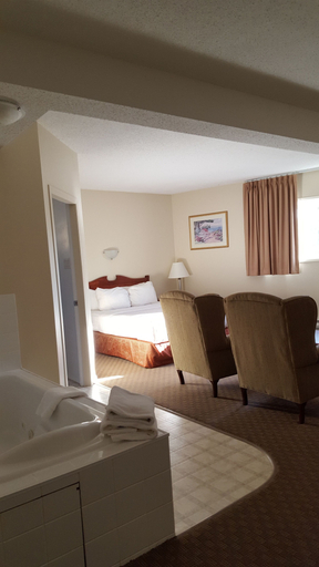 Bedroom 3, Knights Inn Lethbridge, Division No. 2