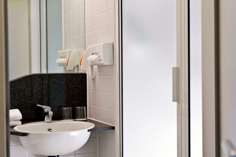 Bathroom 5, TRYP by Wyndham Halle, Halle (Saale)