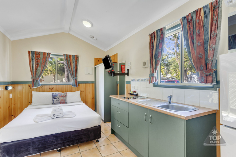 Bedroom 3, Tasman Holiday Parks - Airlie Beach, Whitsunday