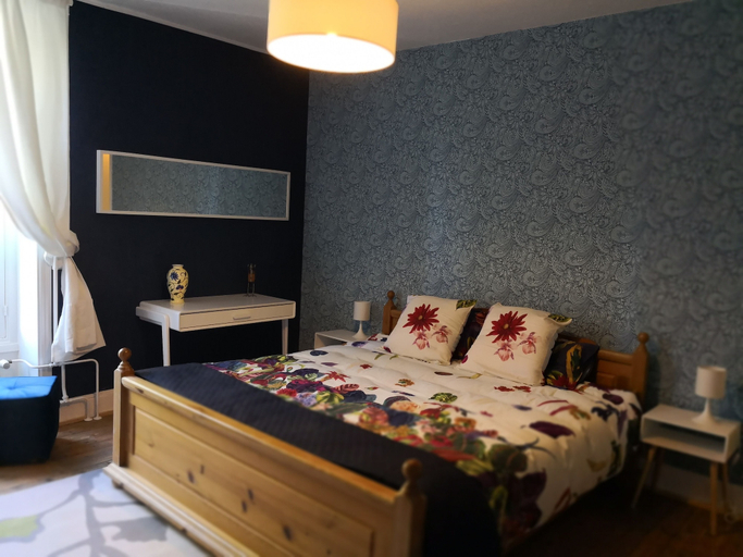 Bedroom 4, Maison Courbarien, Creuse
