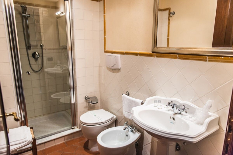 Bathroom 5, Le Vecchie Cantine, Pisa
