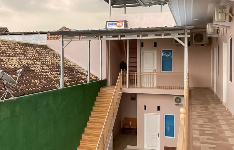 Exterior & Views 3, RedDoorz Syariah Near PKOR Lampung, Bandar Lampung