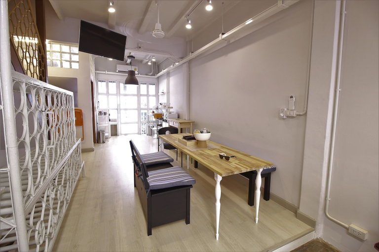 Others 4, 168 Hostel, Pathum Wan