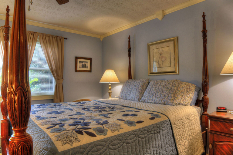 Bedroom 3, Los Gatos Bed & Breakfast, Yates