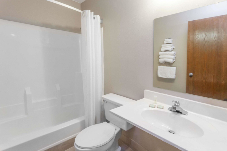 Bathroom 5, Super 8 by Wyndham Michigan City, LaPorte