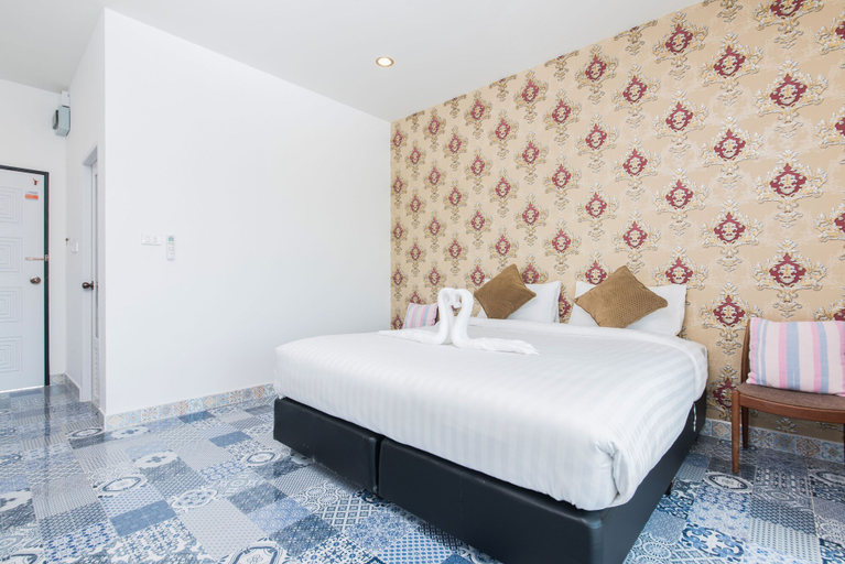 Bedroom 4, Oasis Hiso Hotel, Muang Lop Buri