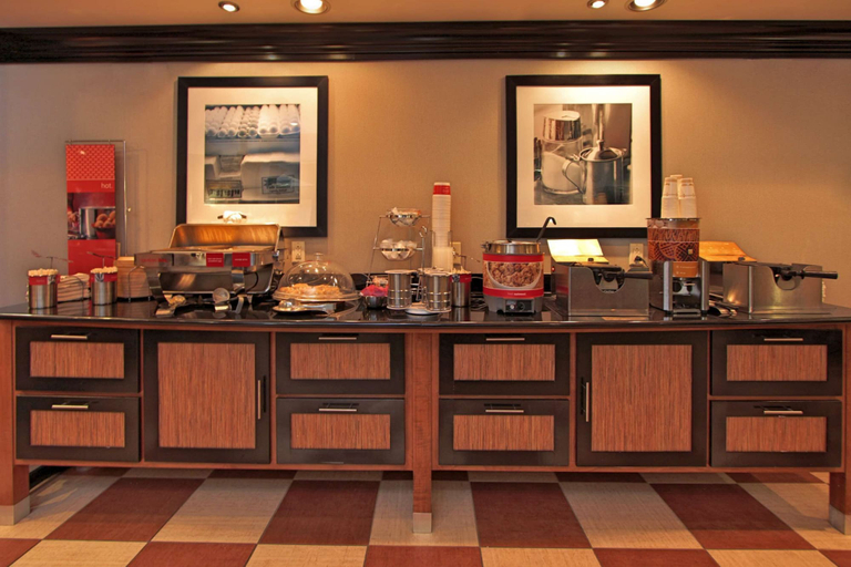 Food & Drinks 4, Hampton Inn Defiance, Defiance