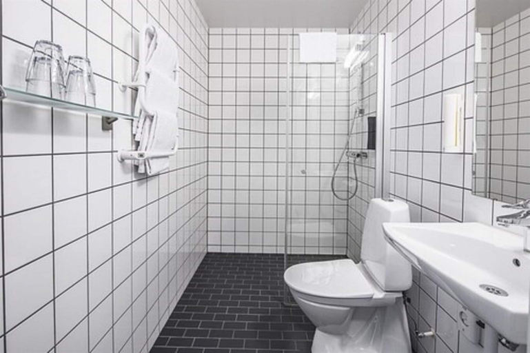 Bathroom 5, Kviberg Park Hotel & Conference, Göteborg