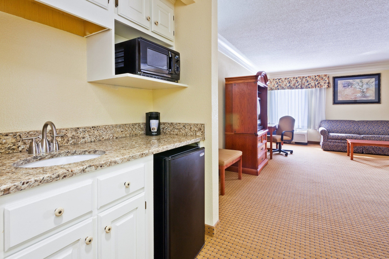 Bedroom 5, Holiday Inn Express RINGGOLD (CHATTANOOGA AREA) by IHG, Catoosa