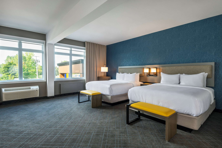 Bedroom 3, Comfort Inn and Suites, Frontenac
