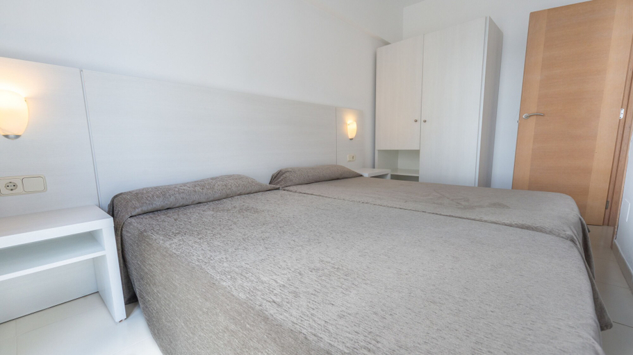 Bedroom 3, Apartamentos Embat, Baleares