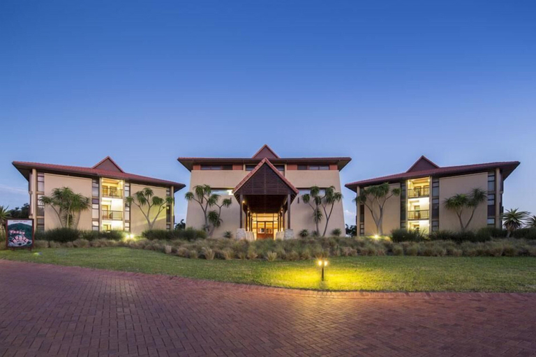 Exterior & Views